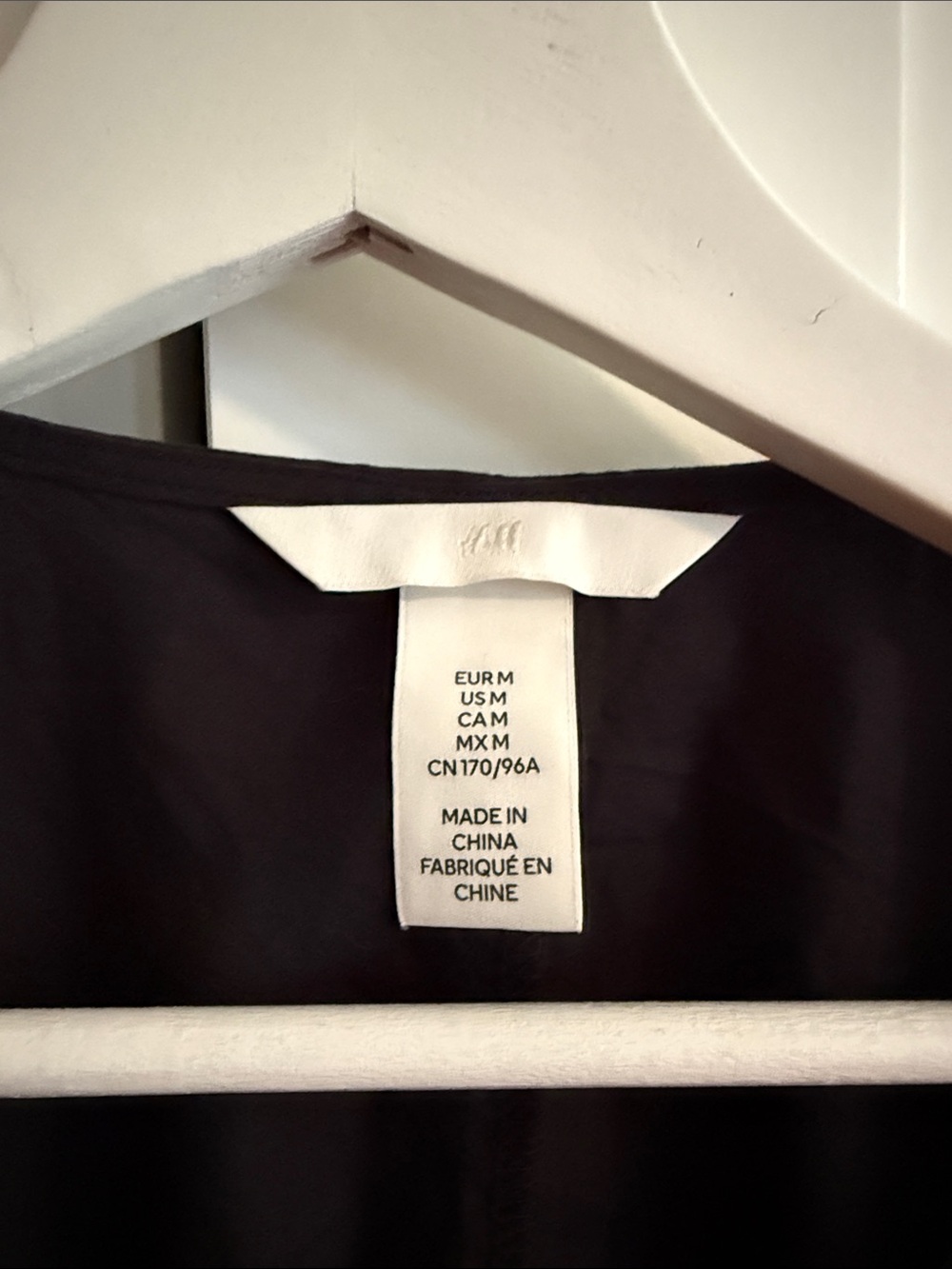 H&M Black V-Neck Puff Sleeve Tunic - Picture 2 of 4